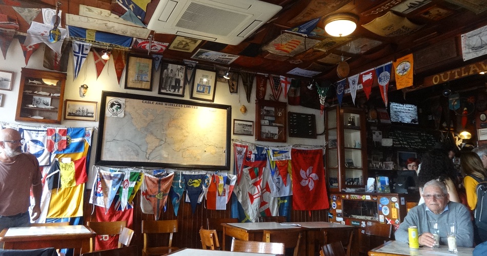 interior-peters-cafe-sport