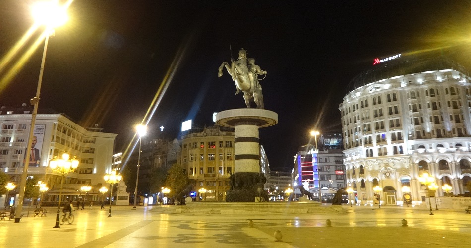 praca-macedonia-estatua-grande-guerreiro